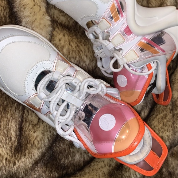 100% Authentic- Louis Vuitton Archlight Sneaker - Picture 4 of 8